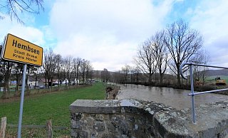 Die Nethe in Hembsen erhält in den nächsten Monaten wieder mehr ihren ursprünglichen Flussverlauf zurück. - Madita Schellenberg Die Nethe in Hembsen erhält in den nächsten Monaten wieder mehr ihren ursprünglichen Flussverlauf zurück. - Madita Schellenberg