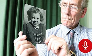 Richard Lee zeigt ein Foto seiner Tochter Katrice. - Holger Kosbab Richard Lee zeigt ein Foto seiner Tochter Katrice. - Holger Kosbab