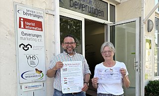 Amr Akel (1. Vorsitzender, v. l.) und Irene Alberding (Projektleitung) freuen sich auf das Familienfest. - Seniorennetz Beverungen Amr Akel (1. Vorsitzender, v. l.) und Irene Alberding (Projektleitung) freuen sich auf das Familienfest. - Seniorennetz Beverungen