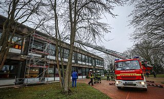 Feuer an Bielefelder Gesamtschule. - Sarah Jonek Feuer an Bielefelder Gesamtschule. - Sarah Jonek