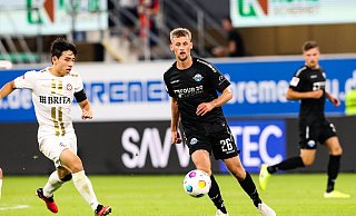 Sebastian Klaas wurde gegen Wiesbaden zum Matchwinner. Unter der Woche hatte Klaas mit muskulären Problemen zu kämpfen. Gegen Magdeburg ist der Mittelfeldakteur aber wieder dabei. - IMAGO/Christian Schroedter Sebastian Klaas wurde gegen Wiesbaden zum Matchwinner. Unter der Woche hatte Klaas mit muskulären Problemen zu kämpfen. Gegen Magdeburg ist der Mittelfeldakteur aber wieder dabei. - IMAGO/Christian Schroedter