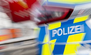 Die Polizei erwischte die Raser auf der Bundesstraße 64 bei Höxter. - dpa Die Polizei erwischte die Raser auf der Bundesstraße 64 bei Höxter. - dpa