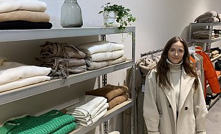 Gemeinsam mit ihrem Lebenspartner Joy Biswas eröffnet Jovana Kluth die Boutique "Switch Fashion" am Paderborner Marktplatz. - Marc Schröder Gemeinsam mit ihrem Lebenspartner Joy Biswas eröffnet Jovana Kluth die Boutique "Switch Fashion" am Paderborner Marktplatz. - Marc Schröder