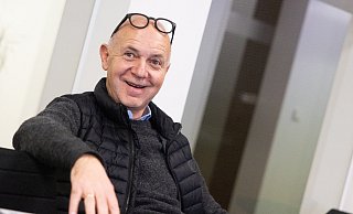 DFB-Präsident Bernd Neuendorf würdigte die Karriere der scheidenden Arminia-Legende Fabian Klos. - Mike-Dennis Mller / www.mdm.photo DFB-Präsident Bernd Neuendorf würdigte die Karriere der scheidenden Arminia-Legende Fabian Klos. - Mike-Dennis Mller / www.mdm.photo