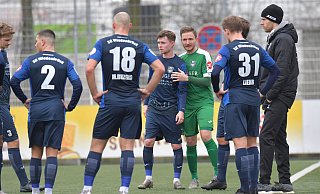Auch das Team des SC Wiedenbrück nahm an einer Gedenkminute für die Opfer des Ukraine-Krieges teil. - Jens Dünhölter Auch das Team des SC Wiedenbrück nahm an einer Gedenkminute für die Opfer des Ukraine-Krieges teil. - Jens Dünhölter