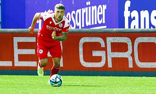 Linksverteidiger Can Özkan belebte mit seinen starken Antritten das Offensivspiel von Arminia Bielefeld. - IMAGO/Kruczynski Linksverteidiger Can Özkan belebte mit seinen starken Antritten das Offensivspiel von Arminia Bielefeld. - IMAGO/Kruczynski