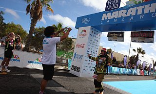 Lauf für den guten Zweck auf Lanzarote: André Hauswerth hat es bis ins Ziel geschafft. - Ralf T. Mischer Lauf für den guten Zweck auf Lanzarote: André Hauswerth hat es bis ins Ziel geschafft. - Ralf T. Mischer