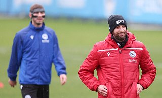 Arminia-Trainer Mitch Kniat (r.) muss vor dem Duell mit dem Erzrivalen Preußen Münster einige schwierige Personalentscheidungen treffen. - Oliver Krato Arminia-Trainer Mitch Kniat (r.) muss vor dem Duell mit dem Erzrivalen Preußen Münster einige schwierige Personalentscheidungen treffen. - Oliver Krato