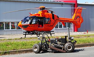 Der 56-Jährige wird nach dem Unfall mit dem Rettunsghubschrauber Christoph 13 in eine Spezialklinik geflogen. - Ralph Meyer Der 56-Jährige wird nach dem Unfall mit dem Rettunsghubschrauber Christoph 13 in eine Spezialklinik geflogen. - Ralph Meyer