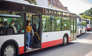 Es geht wieder los mit dem Schulbusverkehr. Die Veränderungen betreffen zahlreiche Kommunen im Kreis. - Niklas Tüns Es geht wieder los mit dem Schulbusverkehr. Die Veränderungen betreffen zahlreiche Kommunen im Kreis. - Niklas Tüns