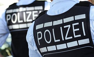 Die Polizei wird am Freitag auf dem Gelände der Schule und im Gebäude präsent sein. - Verwendung weltweit Die Polizei wird am Freitag auf dem Gelände der Schule und im Gebäude präsent sein. - Verwendung weltweit