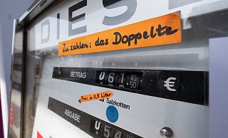 Die Ölpreise haben sich im Vorjahresvergleich mehr als verdoppelt. - picture alliance/dpa Die Ölpreise haben sich im Vorjahresvergleich mehr als verdoppelt. - picture alliance/dpa