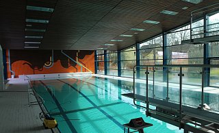 Die Decke im Gartenhallenbad Enger ist wieder sicher besfetigt. - Jan-Henrik Gerdener Die Decke im Gartenhallenbad Enger ist wieder sicher besfetigt. - Jan-Henrik Gerdener