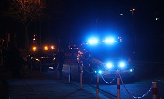 Zahlreiche Streifenwagen eilten mit Blaulicht zum Go Parc. - Claus Frickemeier Zahlreiche Streifenwagen eilten mit Blaulicht zum Go Parc. - Claus Frickemeier