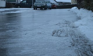 Der Deutsche Wetterdienst warnt stellenweise vor Glätte. - Désirée Winter Der Deutsche Wetterdienst warnt stellenweise vor Glätte. - Désirée Winter
