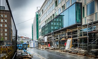 Anfang September soll an der Wilhelmstraße die Wissenswerkstadt eröffnen – mit dem japanischen In-Lokal Takumi Ramen im Erdgeschoss. - Sarah Jonek Fotografie Anfang September soll an der Wilhelmstraße die Wissenswerkstadt eröffnen – mit dem japanischen In-Lokal Takumi Ramen im Erdgeschoss. - Sarah Jonek Fotografie