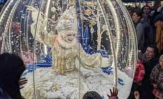 Rund um das Bessmann-Gelände in Marienfeld entsteht in diesem Jahr die "Weihnachtswelt". Eins der Highlights: die lebendige Schneekugel. - The Snow Globe Rund um das Bessmann-Gelände in Marienfeld entsteht in diesem Jahr die "Weihnachtswelt". Eins der Highlights: die lebendige Schneekugel. - The Snow Globe