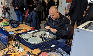 Bei Problemen mit Haushaltsgeräten helfen die Ehrenamtler in dem RepairCafé mit ihren Kenntnissen bei Reparaturen. - FabLab Bei Problemen mit Haushaltsgeräten helfen die Ehrenamtler in dem RepairCafé mit ihren Kenntnissen bei Reparaturen. - FabLab