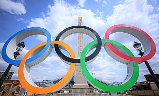 Am Freitag geht es los in Paris: Zu den Olympischen Sommerspielen sind die olympischen Ringe vor dem Obelisk von Luxor auf der Place de la Concorde zu sehen. - Michael Kappeler/dpa Am Freitag geht es los in Paris: Zu den Olympischen Sommerspielen sind die olympischen Ringe vor dem Obelisk von Luxor auf der Place de la Concorde zu sehen. - Michael Kappeler/dpa