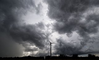 Der DWD rechnet am Freitag mit Unwettern in NRW. - dpa Der DWD rechnet am Freitag mit Unwettern in NRW. - dpa