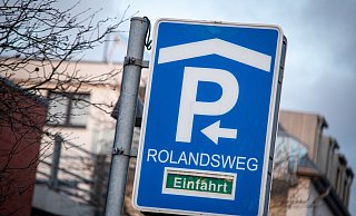 Die aktuelle Liste zum Klimafonds 2024 weist auch eine neue Photovoltaik-Anlage auf dem Parkhaus Rolandsweg sowie weitere Elektroladesäulen aus. - Niklas Tüns Die aktuelle Liste zum Klimafonds 2024 weist auch eine neue Photovoltaik-Anlage auf dem Parkhaus Rolandsweg sowie weitere Elektroladesäulen aus. - Niklas Tüns
