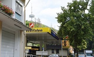 Den beiden männlichen Angeklagten wird vorgeworfen, diese Tankstelle im Kirchsiek im Januar überfallen zu haben. - Archivbild: Thomas Lieske Den beiden männlichen Angeklagten wird vorgeworfen, diese Tankstelle im Kirchsiek im Januar überfallen zu haben. - Archivbild: Thomas Lieske