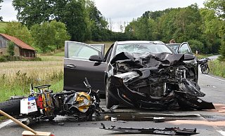 Der 15-Jährige, der auf dem Sozius des Motorrades saß, wurde bei dem Unfall lebensgefährlich verletzt. - Thomas Kube Der 15-Jährige, der auf dem Sozius des Motorrades saß, wurde bei dem Unfall lebensgefährlich verletzt. - Thomas Kube