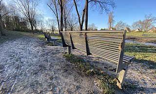 Auf dem neuen Weg im Werreauenpark blieb nach dem Hochwasser der Schlamm. Jetzt wird er asphaltiert. - Dirk Windmöller Auf dem neuen Weg im Werreauenpark blieb nach dem Hochwasser der Schlamm. Jetzt wird er asphaltiert. - Dirk Windmöller