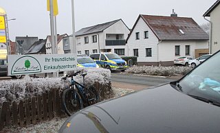 Das Kind war mit dem Rad auf dem Weg zur Schule, als der Unfall passierte. - Madita Schellenberg Das Kind war mit dem Rad auf dem Weg zur Schule, als der Unfall passierte. - Madita Schellenberg
