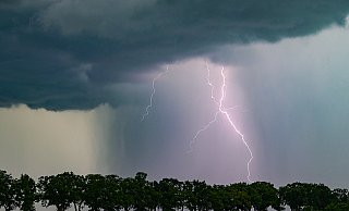 Der DWD hatte zuletzt vor Unwetter im Kreis Gütersloh gewarnt. - Symbolbild/dpa Der DWD hatte zuletzt vor Unwetter im Kreis Gütersloh gewarnt. - Symbolbild/dpa