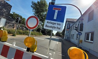 Wegen der Sperrung der Holzhauser Straße müssen auch Busse in die engen Nebenstraßen ausweichen. Dort kochen die Emotionen dann offenbar schnell über. - Gerald Dunkel Wegen der Sperrung der Holzhauser Straße müssen auch Busse in die engen Nebenstraßen ausweichen. Dort kochen die Emotionen dann offenbar schnell über. - Gerald Dunkel