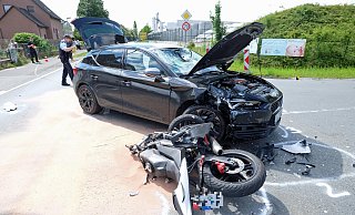 Zwei Schwerverletzte wurden nach diesem Unfall auf der Werster Straße im Krankenhaus Bad Oeynhausen behandelt. - Thorsten Gödecker Zwei Schwerverletzte wurden nach diesem Unfall auf der Werster Straße im Krankenhaus Bad Oeynhausen behandelt. - Thorsten Gödecker
