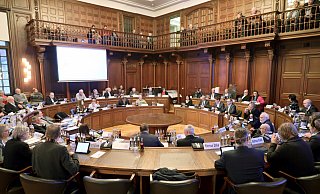 Der Rat entscheidet über die weiteren Planungen zum OWL-Forum. Allerdings muss erst eine Fraktion den Beschluss dazu einbringen. Der Bürgermeister wird dies nicht mehr tun. - Frank-Michael Kiel-Steinkamp Der Rat entscheidet über die weiteren Planungen zum OWL-Forum. Allerdings muss erst eine Fraktion den Beschluss dazu einbringen. Der Bürgermeister wird dies nicht mehr tun. - Frank-Michael Kiel-Steinkamp