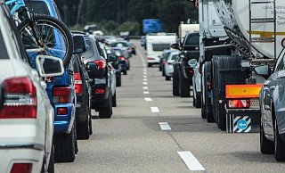 Auf der A2 bei Bad Oeynhausen sorgte ein querstehender Anhänger für einen kilometerlangen Stau. - Pixabay/Symbolbild Auf der A2 bei Bad Oeynhausen sorgte ein querstehender Anhänger für einen kilometerlangen Stau. - Pixabay/Symbolbild