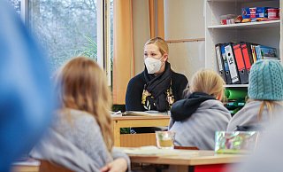 Die Maskenpflicht an den Schulen ist aufgehoben. Trotzdem entscheiden sich viele dafür, noch nicht auf den Schutz zu verzichten. - Sarah Jonek Die Maskenpflicht an den Schulen ist aufgehoben. Trotzdem entscheiden sich viele dafür, noch nicht auf den Schutz zu verzichten. - Sarah Jonek