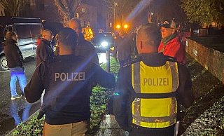 Eine Aktion sogenannter „Spaziergänger“ führte am 3. Januar zu einem Marsch zum Haus der Landrätin. - Benjamin Piel Eine Aktion sogenannter „Spaziergänger“ führte am 3. Januar zu einem Marsch zum Haus der Landrätin. - Benjamin Piel
