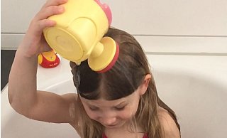 Bei den Wassergewöhnungsübungen sollen bereits einige wichtige Schwimm- und Atmungstechniken zu Hause trainiert werden. - DLRG Bad Lippspringe Bei den Wassergewöhnungsübungen sollen bereits einige wichtige Schwimm- und Atmungstechniken zu Hause trainiert werden. - DLRG Bad Lippspringe