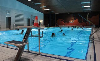 Das Hallenbad Enger musste Öffnungszeiten einschränken oder gar an einzelnen Tagen schließen. - Eike J. Horstmann Das Hallenbad Enger musste Öffnungszeiten einschränken oder gar an einzelnen Tagen schließen. - Eike J. Horstmann