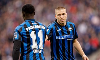 Robert Leipertz ist mit elf Saisontreffern der erfolgreichste SCP-Torschütze der vergangenen Zweitliga-Saison. Letztmals netzte der 30-Jährige allerdings schon am 11. Februar ein. Teamkollege Sirlord Conteh (l.) bringt es auf sechs Tore. - picture alliance Robert Leipertz ist mit elf Saisontreffern der erfolgreichste SCP-Torschütze der vergangenen Zweitliga-Saison. Letztmals netzte der 30-Jährige allerdings schon am 11. Februar ein. Teamkollege Sirlord Conteh (l.) bringt es auf sechs Tore. - picture alliance
