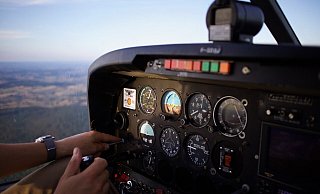 Ein Pilot aus Herford ist am vergangenen Montag bei einer Bruchlandung bei Ganderkesee schwer verletzt worden. - Symbolbild: PixabayTistou_Malta Ein Pilot aus Herford ist am vergangenen Montag bei einer Bruchlandung bei Ganderkesee schwer verletzt worden. - Symbolbild: PixabayTistou_Malta