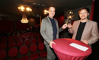 Im Oktober 2016 – nur gut ein Jahr nach dem Umzug von Silberborn nach Höxter – hatten Stefan Marx (l.) und Simon Hillebrand ihre zweite Bühne gegenüber an der Stummrige Straße 7 eröffnet. - Simone Flörke Im Oktober 2016 – nur gut ein Jahr nach dem Umzug von Silberborn nach Höxter – hatten Stefan Marx (l.) und Simon Hillebrand ihre zweite Bühne gegenüber an der Stummrige Straße 7 eröffnet. - Simone Flörke