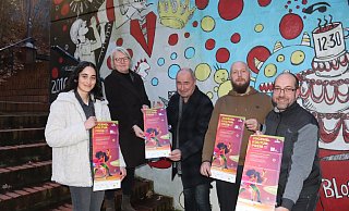 Sevinc Nur Sahin, Beatrix Becker, Peter Kamp, Tim Teilkemeier und Jürgen Schwartz freuen sich auf ein großes, buntes Festival mit viel Jugendkultur. - Judith Gladow Sevinc Nur Sahin, Beatrix Becker, Peter Kamp, Tim Teilkemeier und Jürgen Schwartz freuen sich auf ein großes, buntes Festival mit viel Jugendkultur. - Judith Gladow