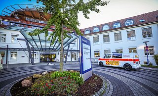 Der Vermisste wurde in der Notaufnahme des Klinikums Bethel (Gilead I) behandelt. - Sarah Jonek Der Vermisste wurde in der Notaufnahme des Klinikums Bethel (Gilead I) behandelt. - Sarah Jonek