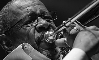 Fred Wesley kommt am 20. Mai mit seiner Band ins „Wohnzimmer“. - Musik Kontor Fred Wesley kommt am 20. Mai mit seiner Band ins „Wohnzimmer“. - Musik Kontor