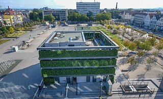 Für Floraian Mausbach ist der Kesselbrink ein großer Kinderspielplatz, für Herbert Jaspert könnte er mit einer Bebauung Siegfriedplatz-Qualität erlangen. - Foto: Andreas Zobe/NW Für Floraian Mausbach ist der Kesselbrink ein großer Kinderspielplatz, für Herbert Jaspert könnte er mit einer Bebauung Siegfriedplatz-Qualität erlangen. - Foto: Andreas Zobe/NW