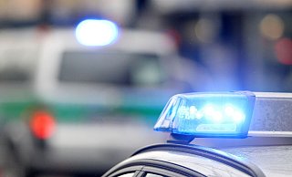 Drei Männer sind in der Flüchtlingsunterkunft am Husarenweg in Paderborn aneinandergeraten. Dabei hat ein Mann ein Messer gezogen. Ein weiterer Mann ist verletzt worden. - usage worldwide Drei Männer sind in der Flüchtlingsunterkunft am Husarenweg in Paderborn aneinandergeraten. Dabei hat ein Mann ein Messer gezogen. Ein weiterer Mann ist verletzt worden. - usage worldwide