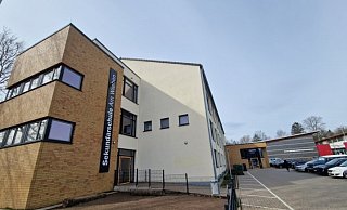 An der Sekundarschule Am Wiehen hat es am Mittwoch einen Polizeieinsatz gegeben. - Ilja Regier An der Sekundarschule Am Wiehen hat es am Mittwoch einen Polizeieinsatz gegeben. - Ilja Regier