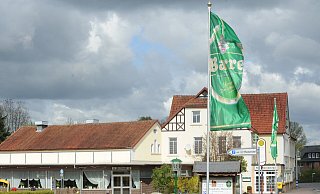 Gasthaus mit Tradition: Das Gasthaus Am Museumshof war früher auch ein Treffpunkt der Vereine. Johann Schneider hat nun viele Ideen, die er hier umsetzen möchte und lobt den Standort als ideal. - Joern Spreen-Ledebur Gasthaus mit Tradition: Das Gasthaus Am Museumshof war früher auch ein Treffpunkt der Vereine. Johann Schneider hat nun viele Ideen, die er hier umsetzen möchte und lobt den Standort als ideal. - Joern Spreen-Ledebur