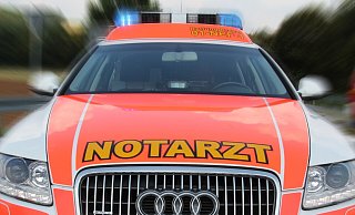 Nachdem sich ein junger Mann bei einem Unfall bei Warburg-Germete schwer verletzt hatte, wurde er in ein Krankenhaus gebracht. - Symbolbild: David Schellenberg Nachdem sich ein junger Mann bei einem Unfall bei Warburg-Germete schwer verletzt hatte, wurde er in ein Krankenhaus gebracht. - Symbolbild: David Schellenberg