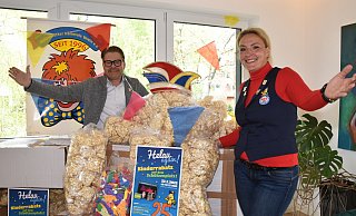 Simon Oekenpöhler und Jennifer Patrzek freuen sich auf ein buntes Kinderfest. Popcorn ist schon paketweise da. - Sigurd Gringel Simon Oekenpöhler und Jennifer Patrzek freuen sich auf ein buntes Kinderfest. Popcorn ist schon paketweise da. - Sigurd Gringel